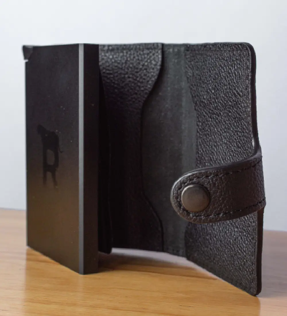 The W Black - Image 4